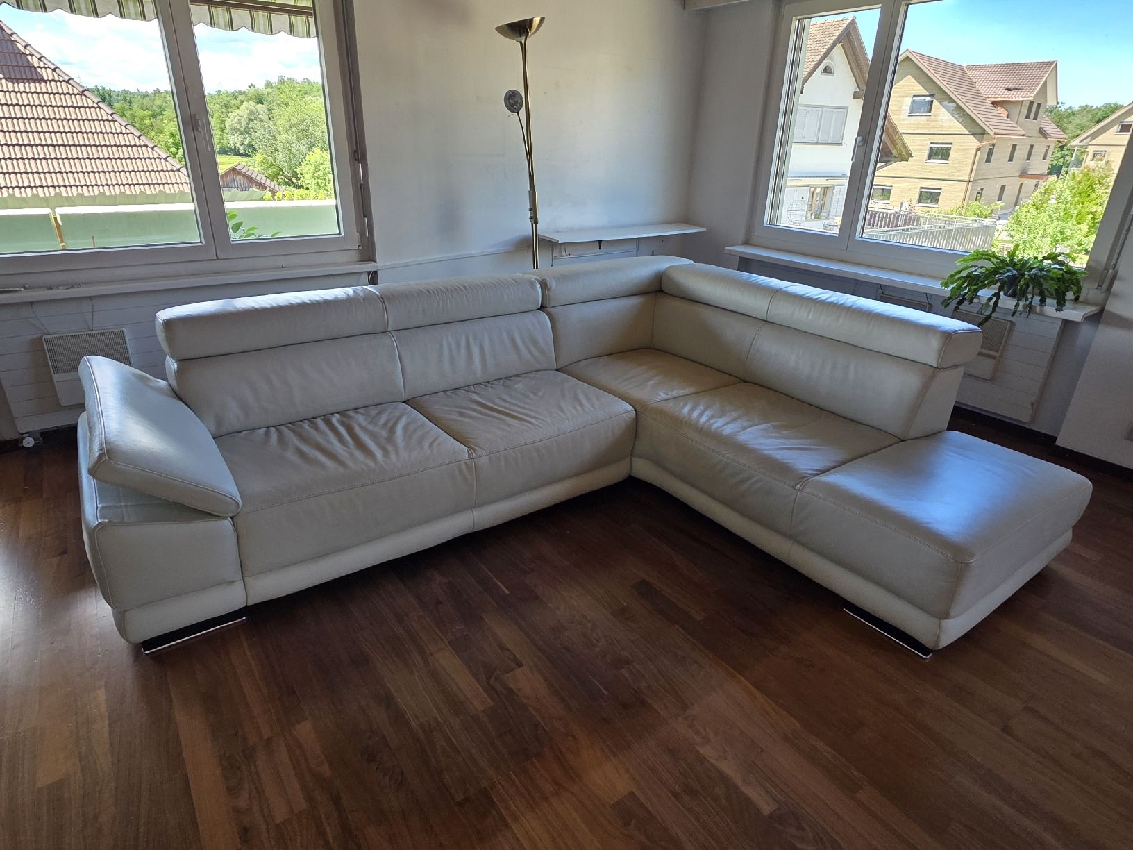 Divani: Ledersofa, Ledercouch Echtleder weiss / beige L-Form – Usato da Oberwil-Lieli venduto da Schramy