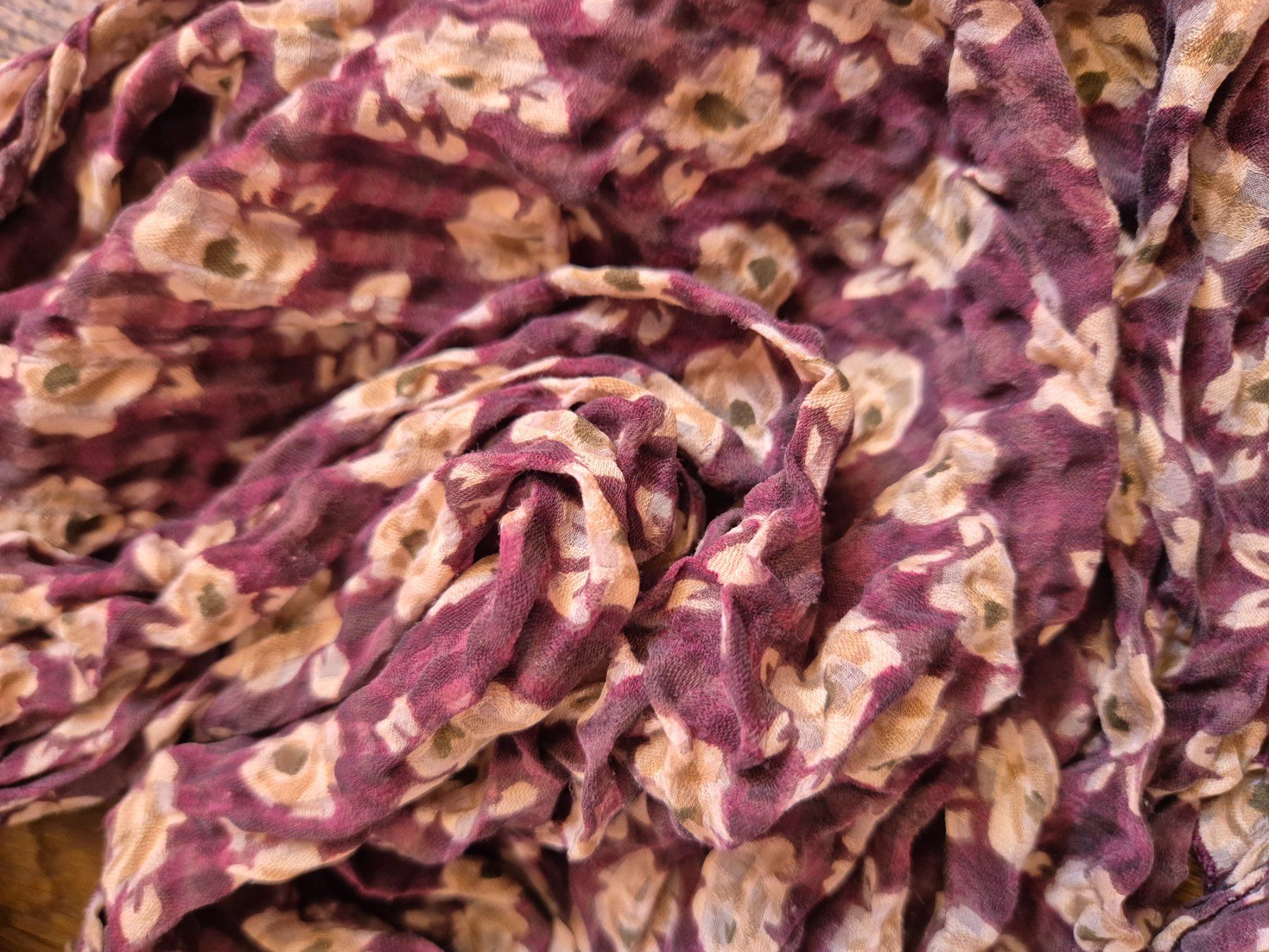 Foulard & Sciarpe: Floral burgundi silk scarf – Usato da Zürich venduto da monadiederich 1