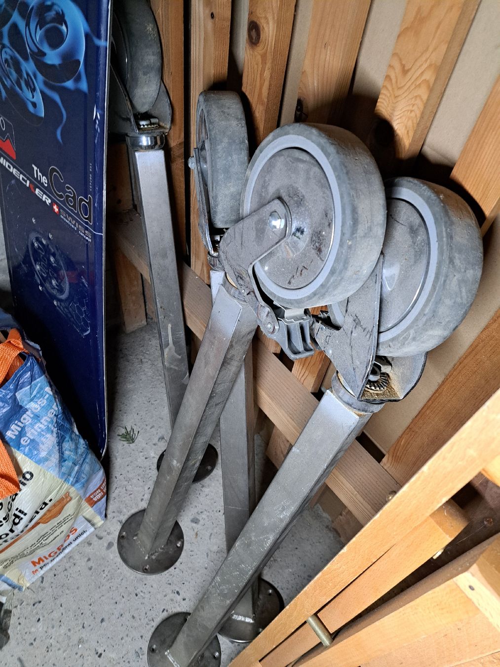 Tutti gli attrezzi: 4x Stützen mit Rad – Usato da Urdorf venduto da Yvonne008