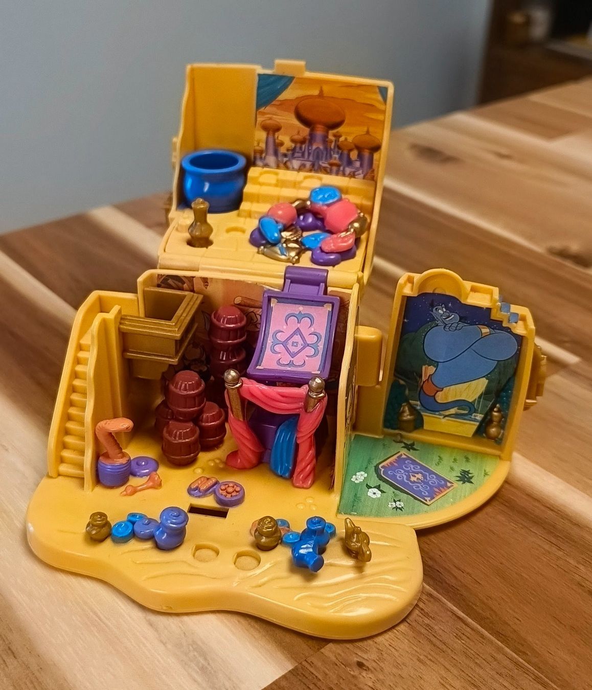 Polly Pocket Giocattoli: Disney Aladdin Polly Pocket Blue Bird – Usato da Olten venduto da Pungseon2x 1