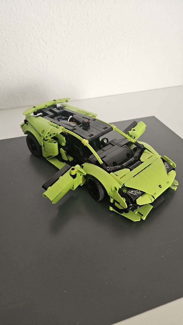 Lego Spielzeuge: Lego Technic Lamborghini Huracan Performante – Gebraucht aus Kölliken von SoLa07 5