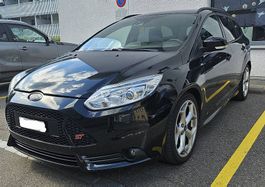 Ford Focus 2.0 ST Kombi am MFK (05/26)