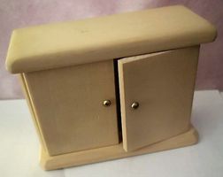 Puppenstube Möbel Kasten mit 2 Türen