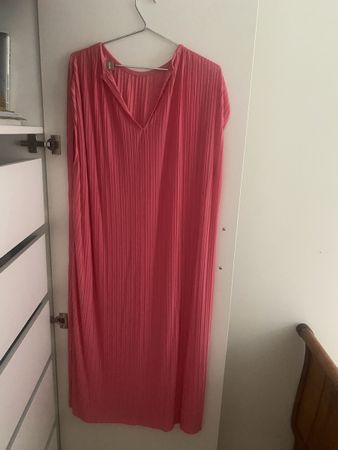 Pinkes Kleid von Boss Grösse 44 Sommerkleid elegant 