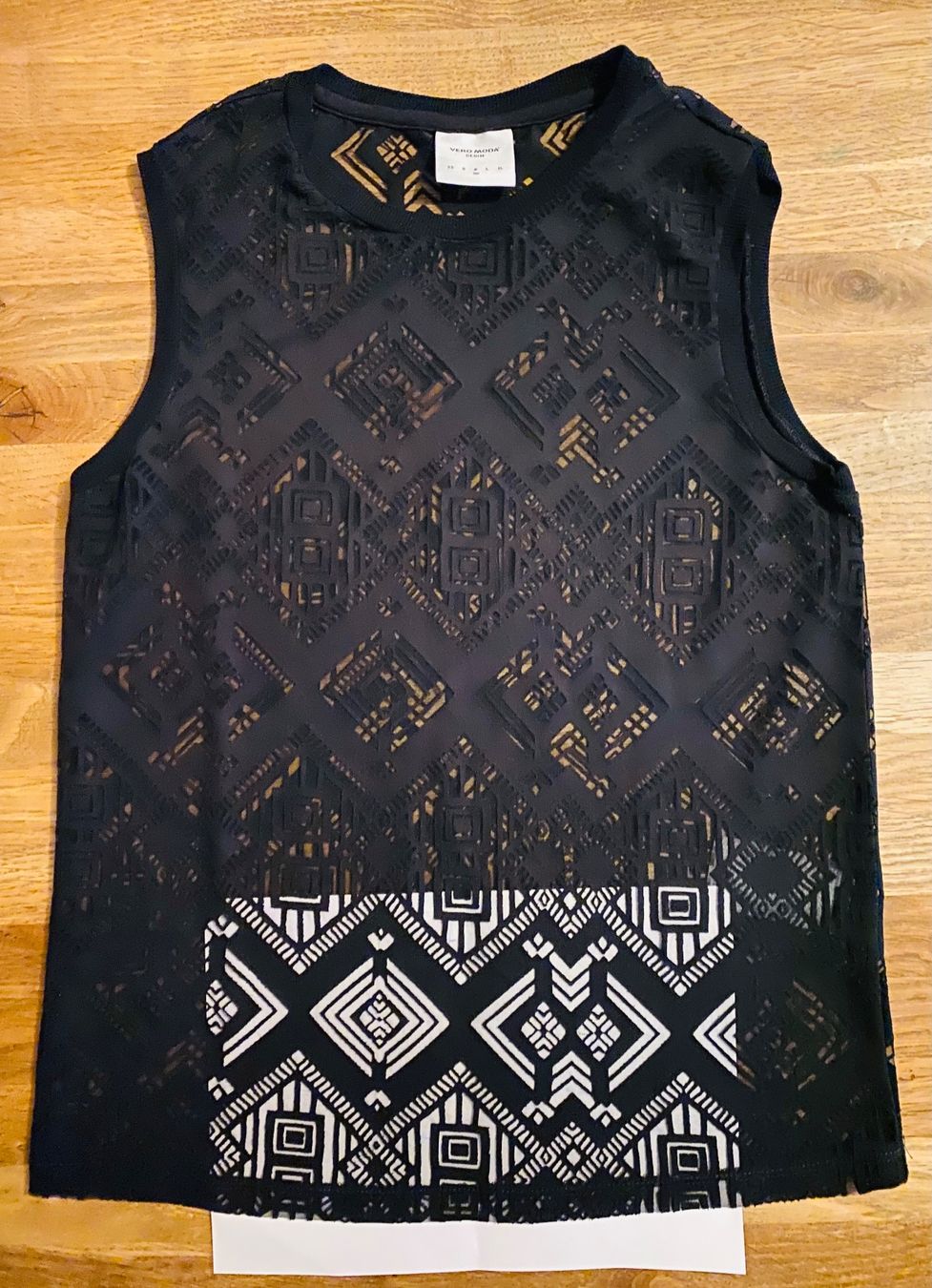 Vero Moda Top: Damentop von VERO MODA, Gr. M, BRIEFVERSAND – Usato da Bassersdorf venduto da TB01011 2