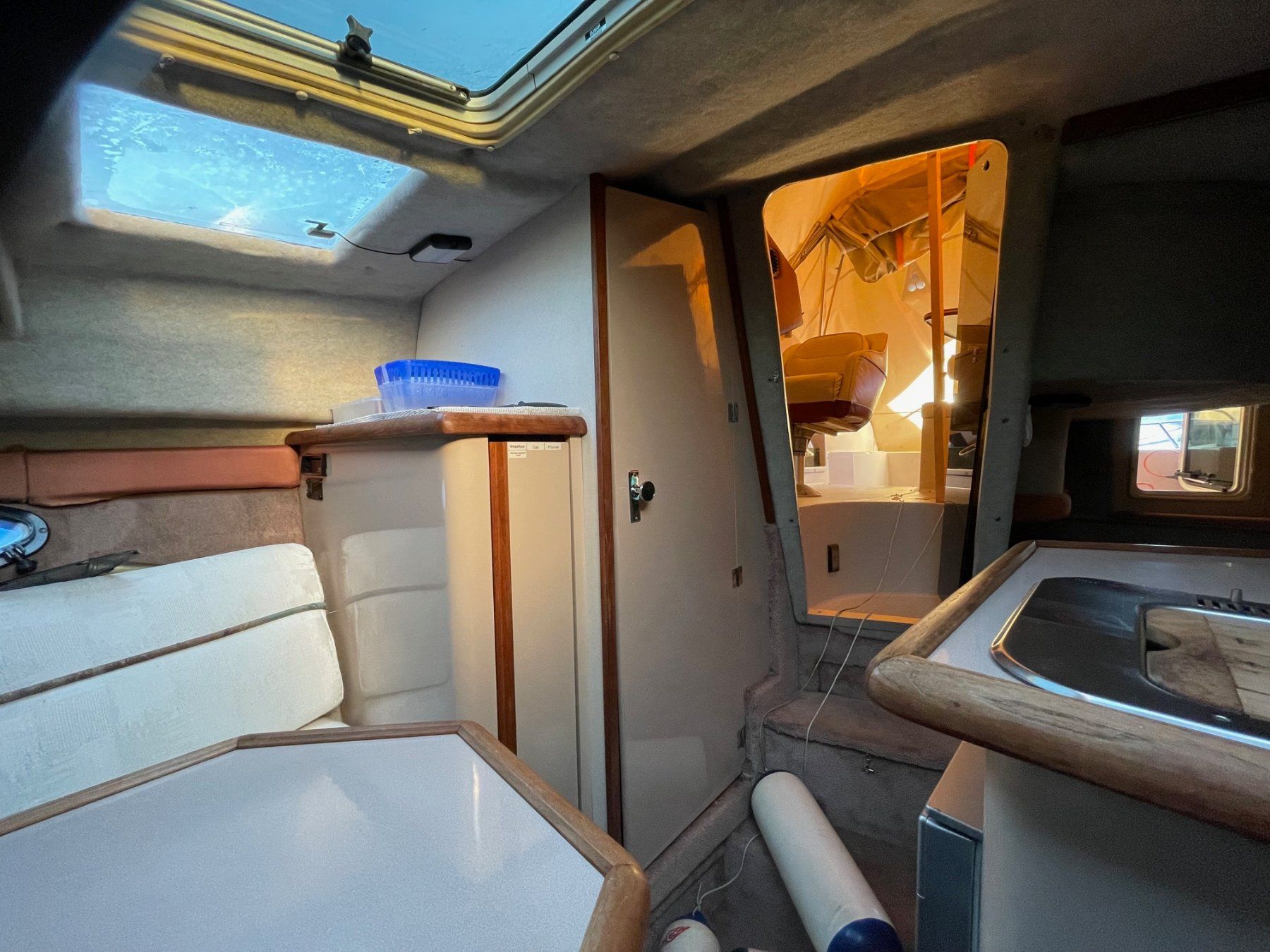 Maxum Boote: MAXUM 2500 SCR MOTORYACHT - HAFENPLATZ – Gebraucht aus Avenches von BOOTTRANSPORTE 7