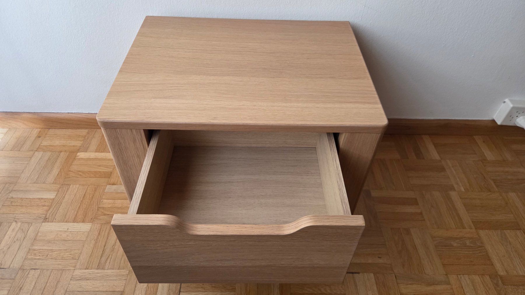 Nachttische: Zwei Nachttische aus Holz – Gebraucht aus Basel von gar_7vj8 3