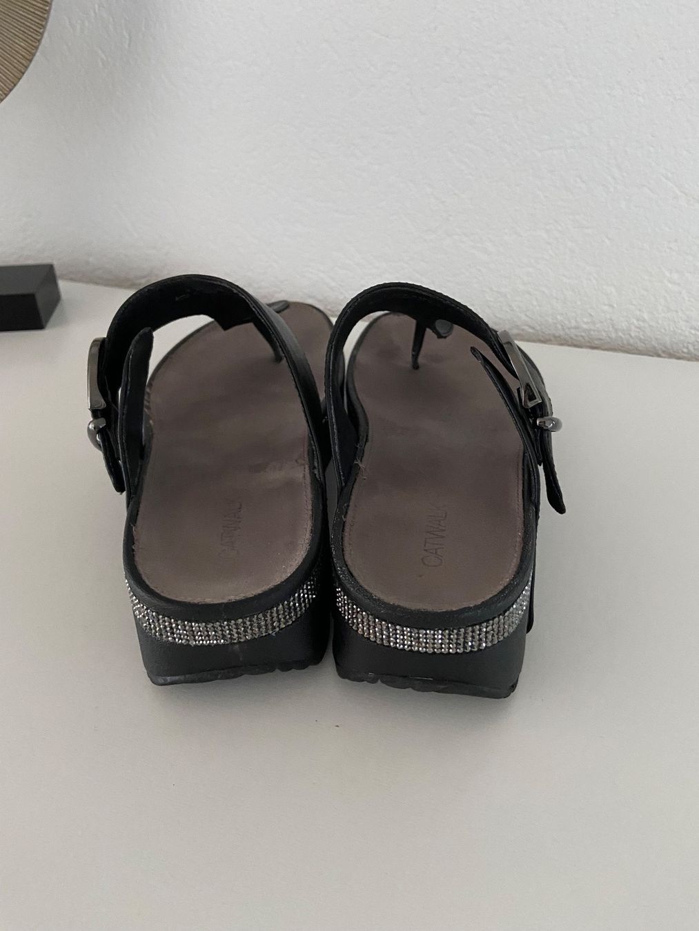 Damenschuhe: Sandalen/ Zehentrenner – Gebraucht aus Bülach von kittygismo 2