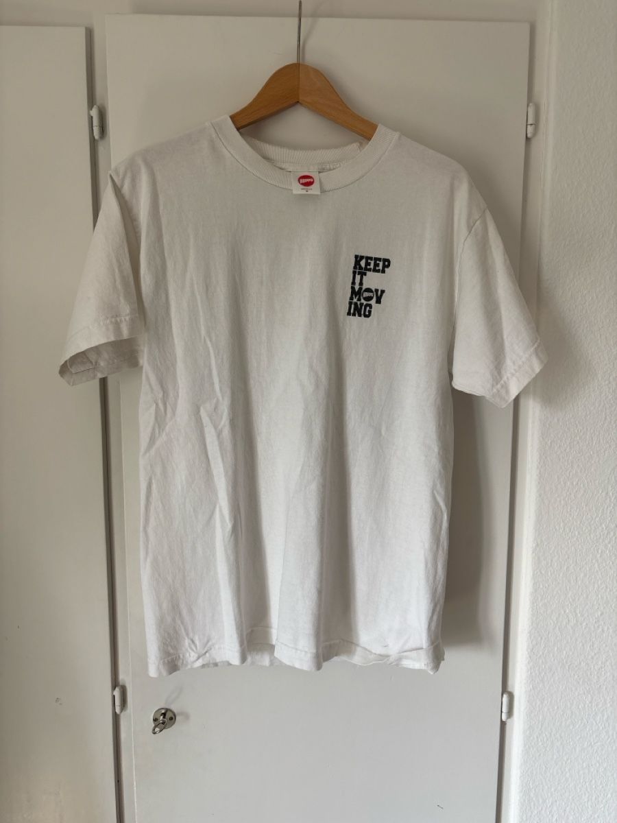 T-shirt: Hoops skateboards tee nyc back print – Usato da Wettingen venduto da Erik.A18