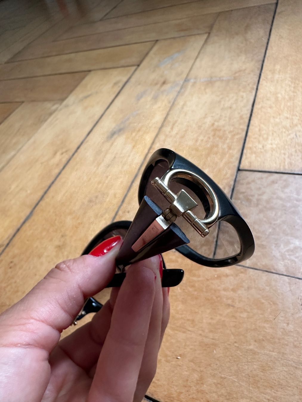 Gucci Brillen & Gläser: Sonnenbrille Gucci schwarz Damen – Gebraucht aus Luzern von w.welihodska 5