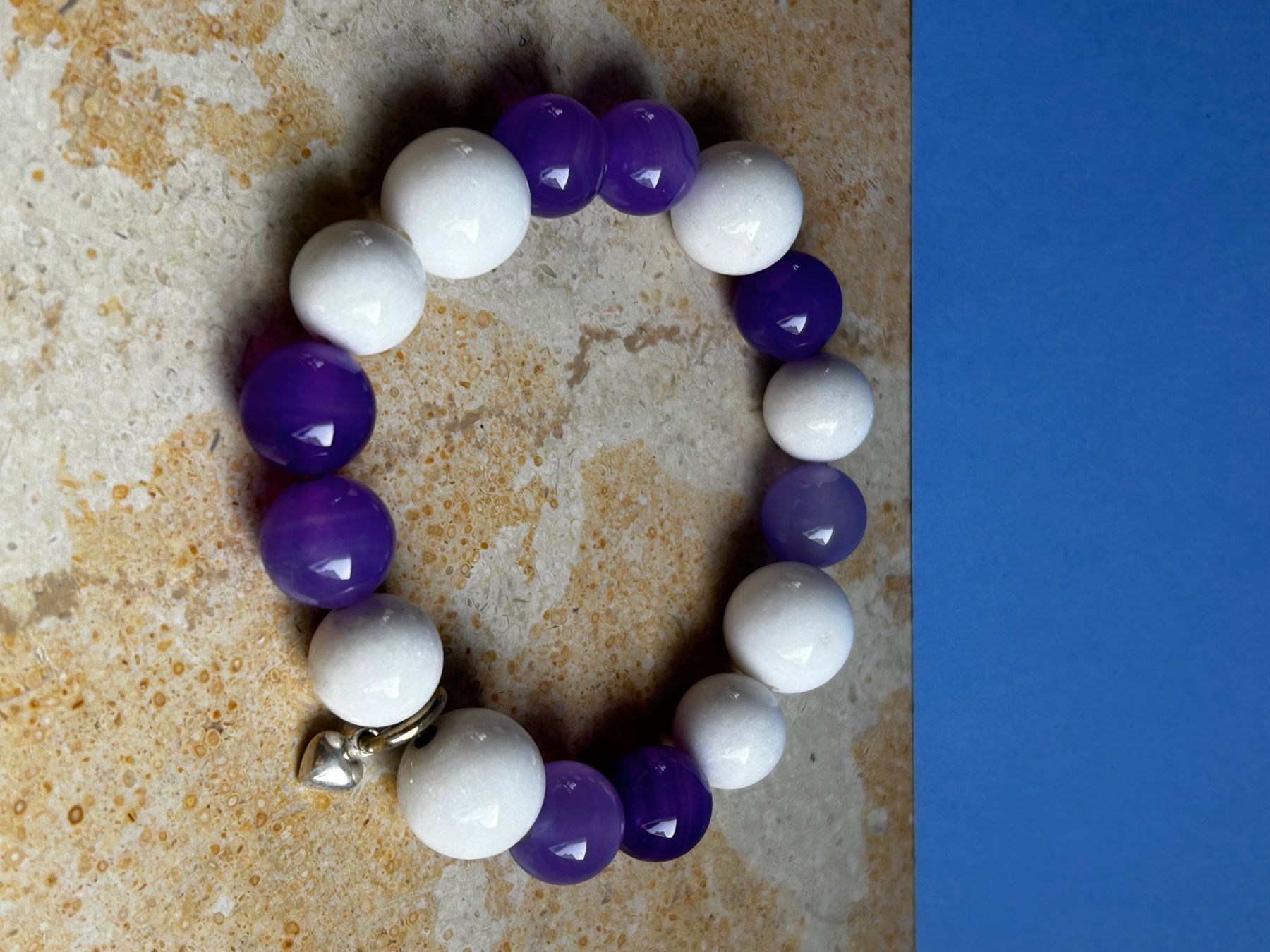 Armbänder & -reifen: Amethyst und Schneequarz -Armband 19cm – Gebraucht aus Laufen von Bellebellezza