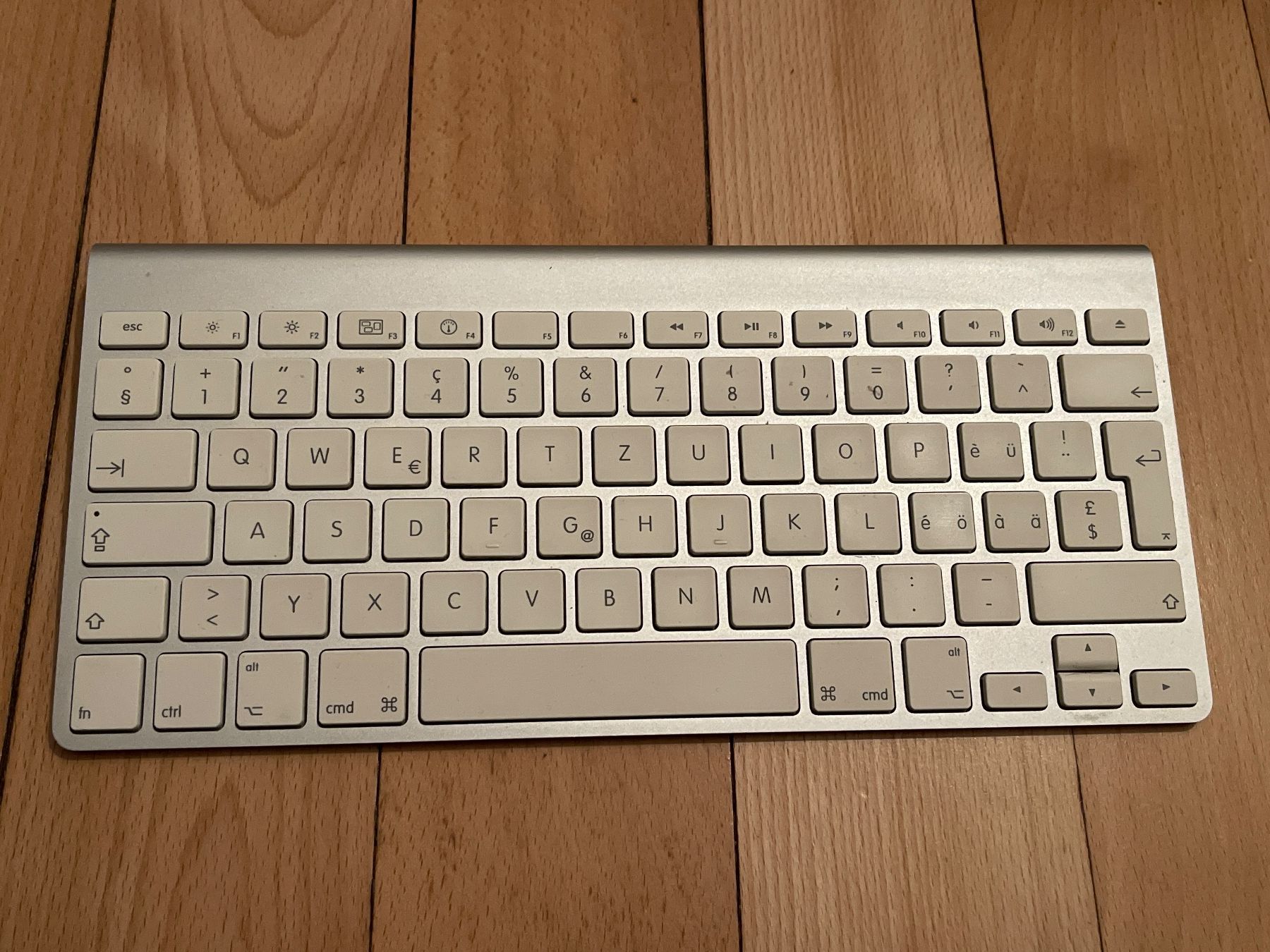 Apple Tastiere: Apple Wireless Keyboard, CH DE Layout – Usato da Thun venduto da BanjoDan