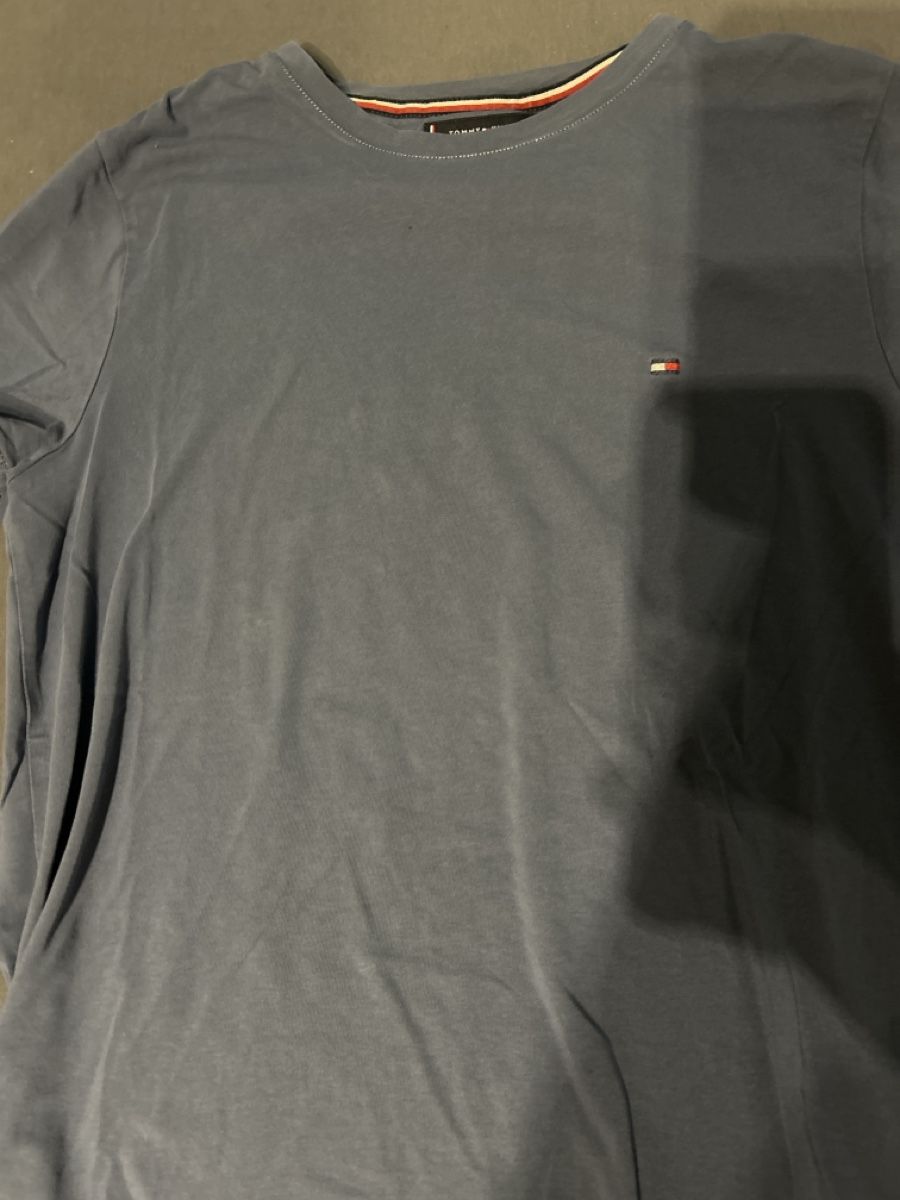 Tommy Hilfiger T-shirts: Tommy Hilfiger Tshirt – Neuf (Voir description) à Hünenberg See par nca_dmg6 2