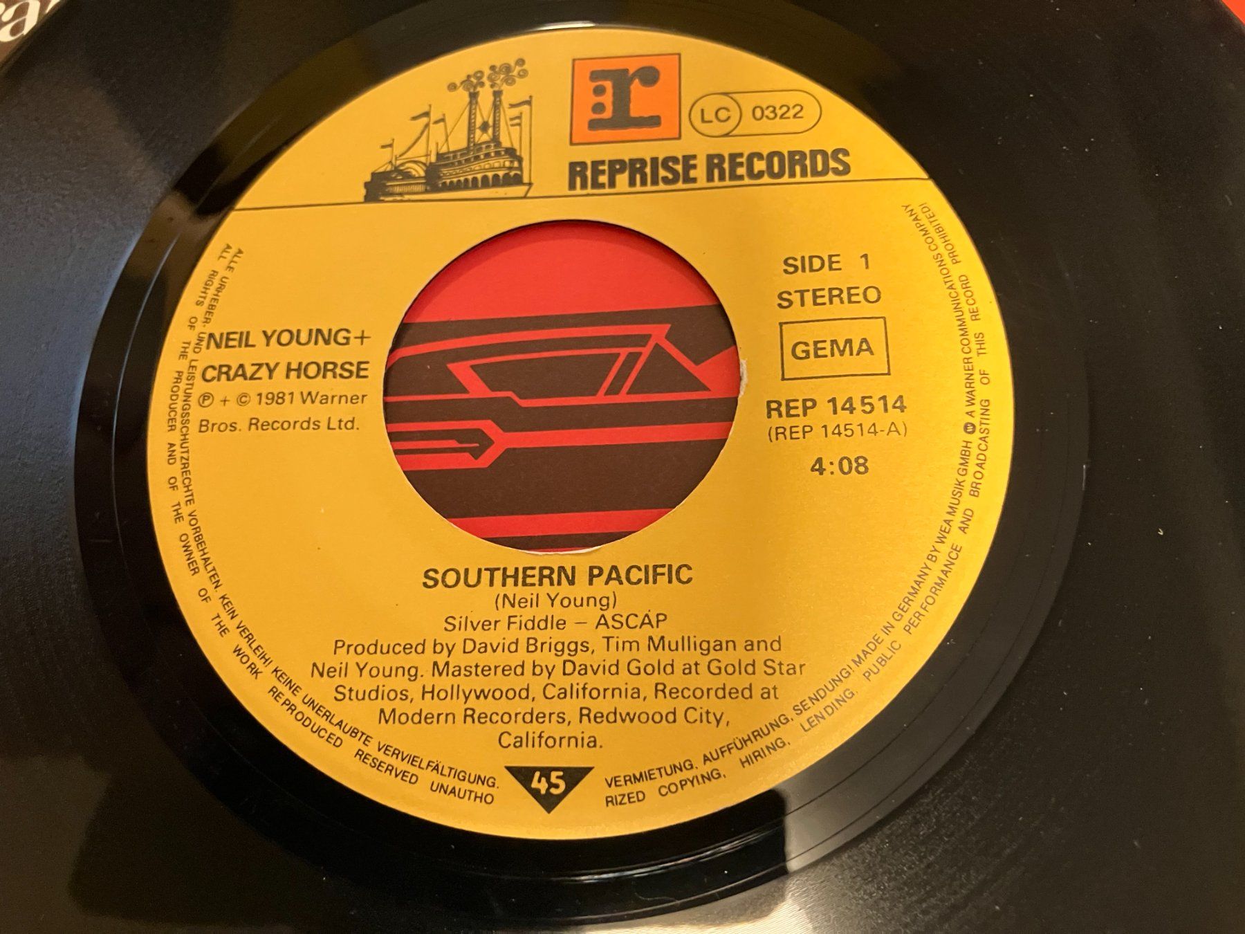 Dischi in vinile: Neil Young – Usato da Aarwangen venduto da Jukebox3 3