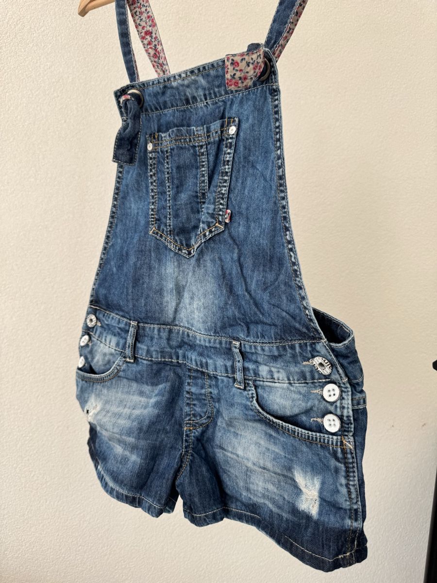 Pantaloni: Kurze Jeans-Latzhose, M – Usato da Granges VS venduto da rvn 1