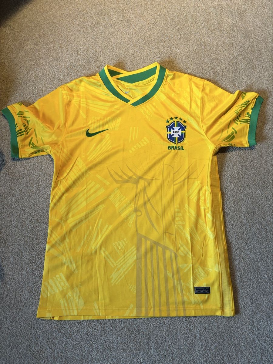 Nike Maillots de corps & Pantalons: Brasilien Trikot – D'occasion à Davos Wolfgang par Nitastiffi