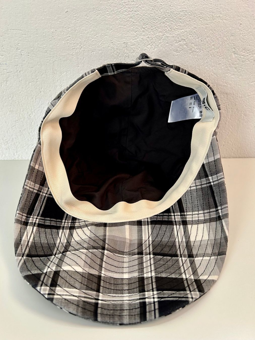 Copricapi, berretti & cappellini: Uniqlo C / Sommerhut – Usato da Dietlikon venduto da Mankai 4
