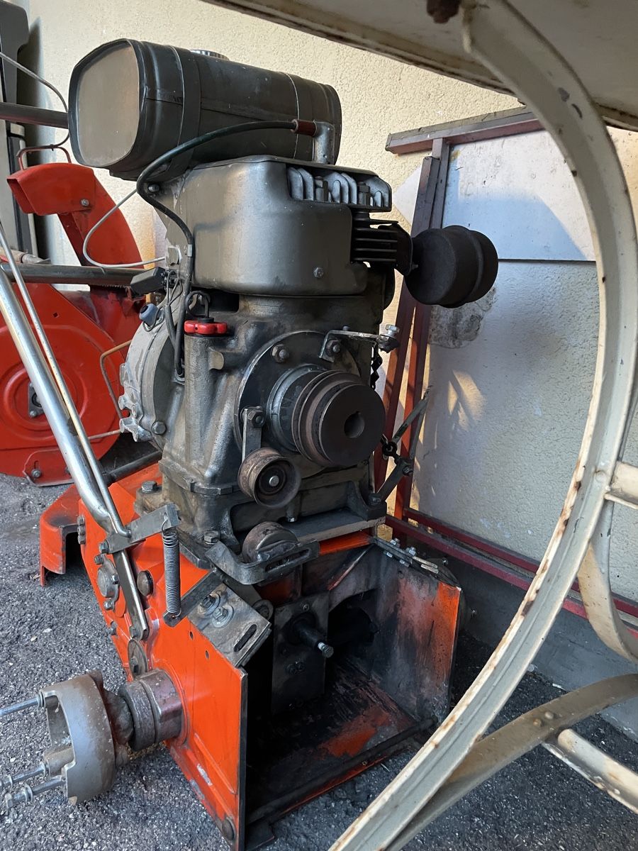 Universal Tutte le macchine: Universal Schneefräse – Usato da Chur venduto da fan_gh6f 1