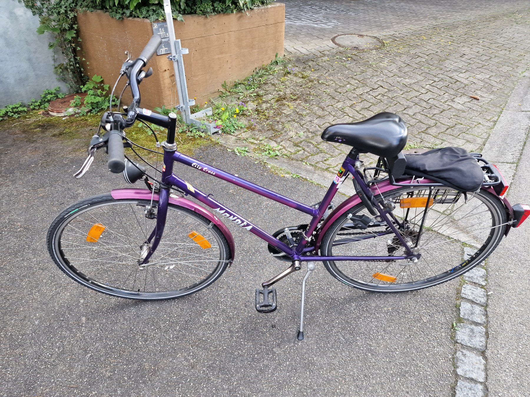 Mondia Biciclette: MONDIA Damen Velo mit Korb – Usato da Pfäffikon SZ venduto da Maijecka 1