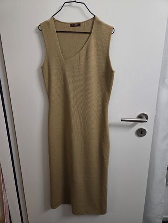 Strickkleid mit asymetrischem Ausschnitt Gr. 38/40