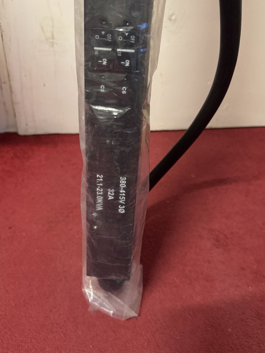 Alimentazione elettrica: Stromverteiler Raritan PX3-5730V-V2 neu – Nuovo (secondo la descrizione) da Schlieren venduto da Freundlich02 3
