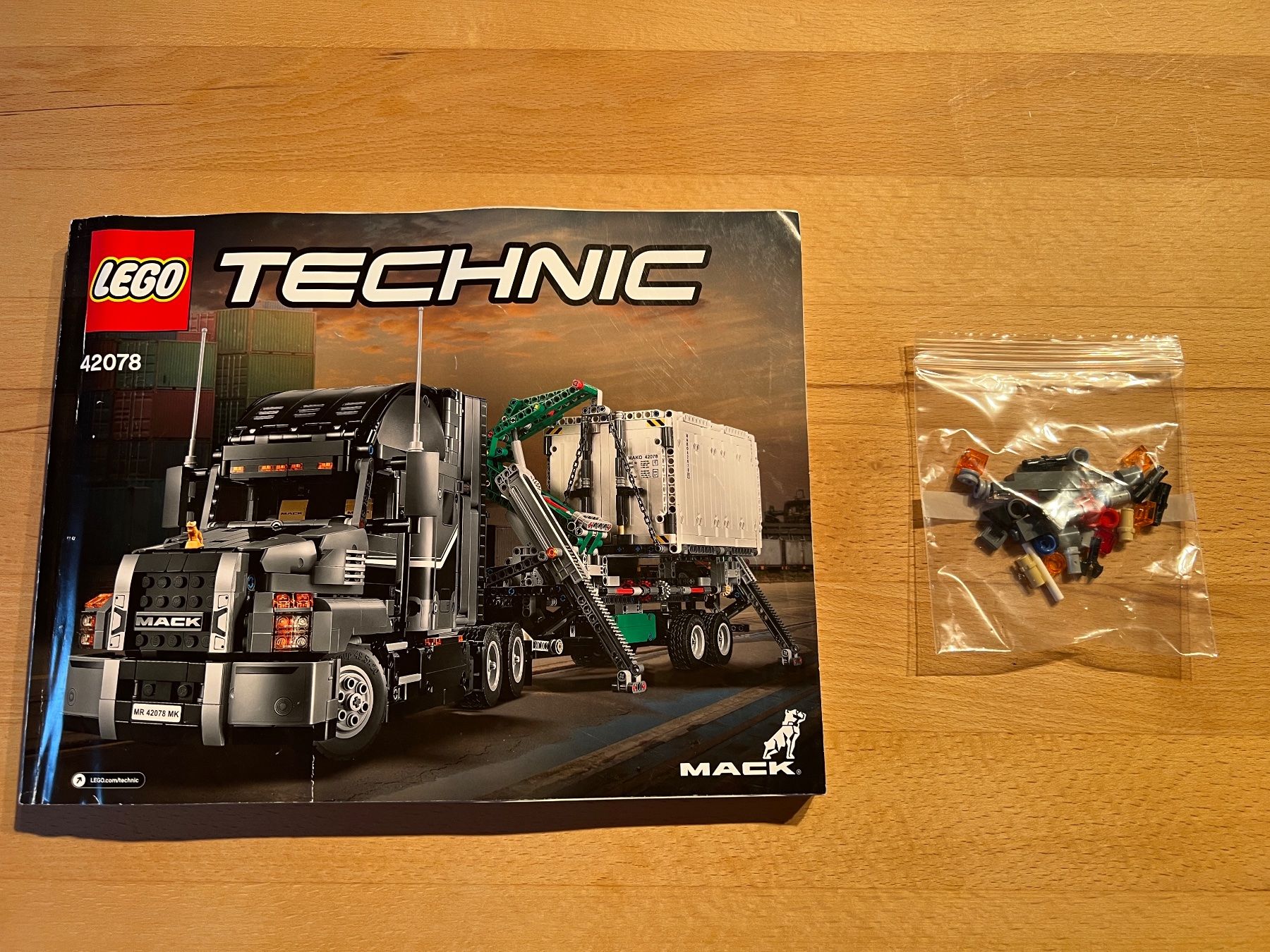 Lego Spielzeuge: LEGO LKW 42078 – Gebraucht aus Diemtigen von Mpsj4 8