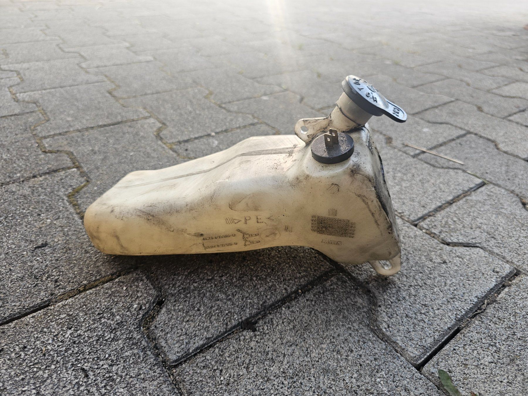 Yamaha Tutti pezzi di ricambio per scooter: Öltank Yamaha Aerox – Usato da Niederbüren venduto da RafaelKa 2