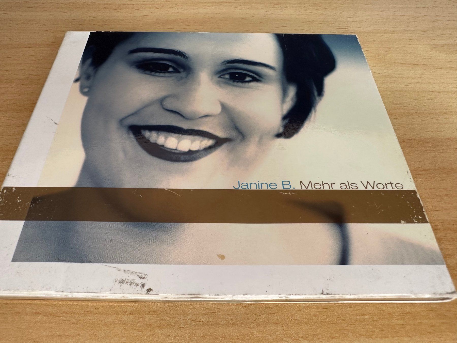 CD: B. Janine - Mehr als Worte – Usato da Rikon im Tösstal venduto da Alpenmutz