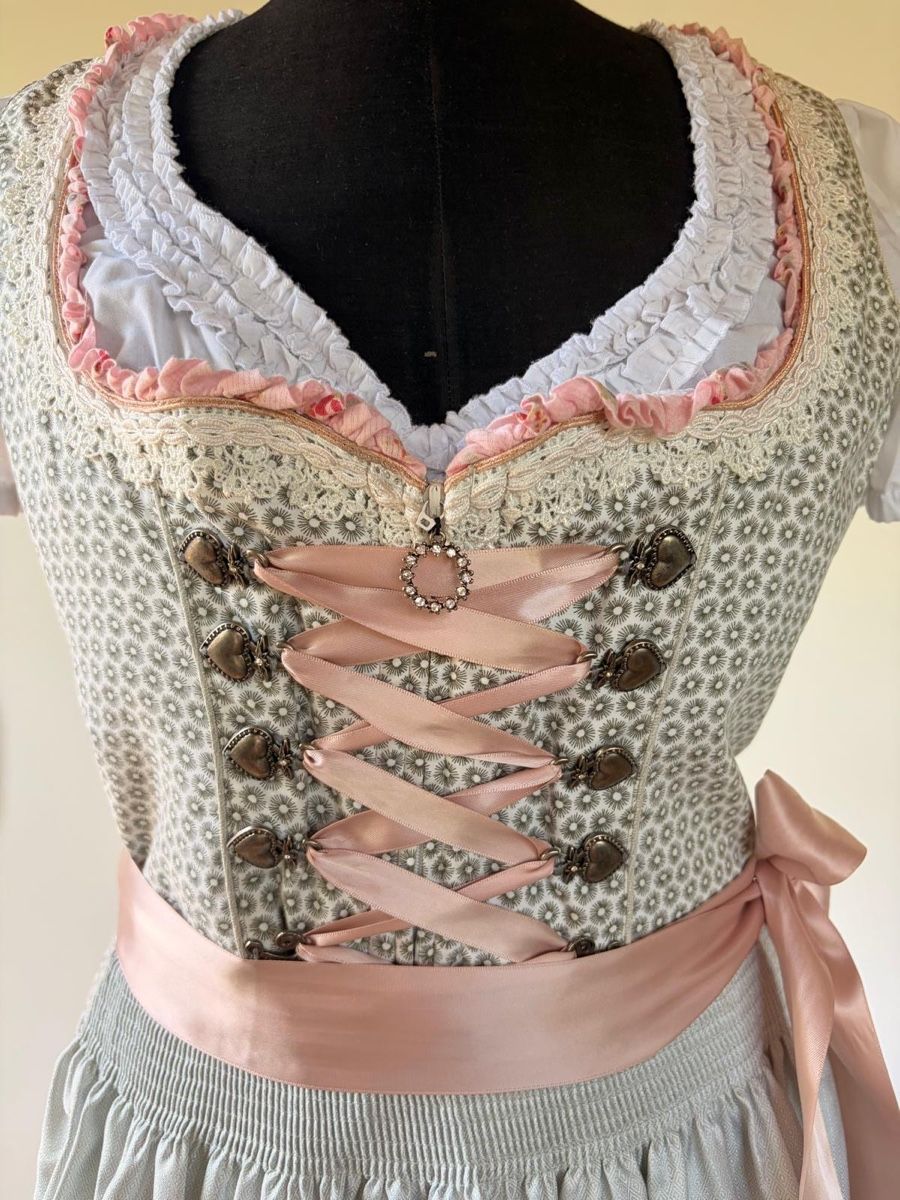 Kleider: Dirndl Krüger Madl  – Gebraucht aus Berg TG von Travis_ 2