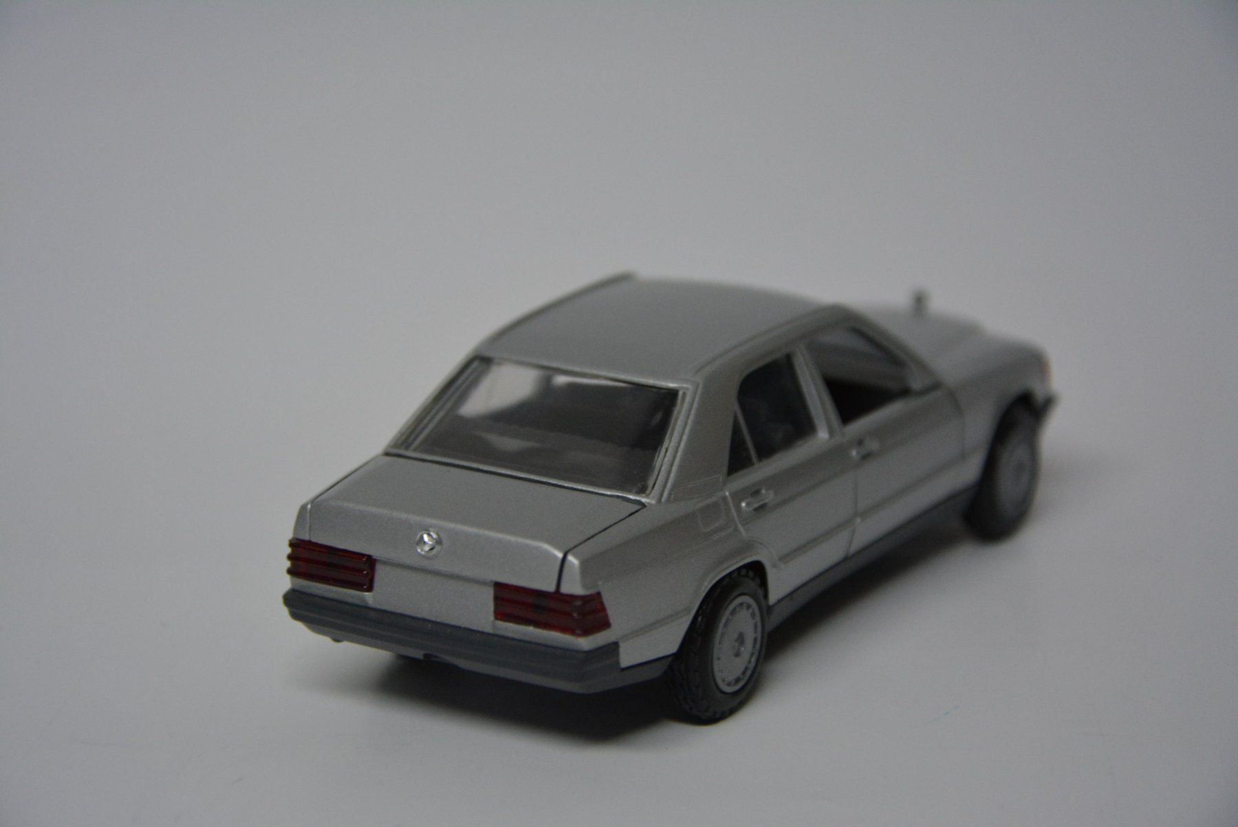 Mercedes-Benz Modellautos: Mercedes-Benz 190E W201 , Cursor  Modell , 1:35 – Neu und originalverpackt aus Goldach von Feivel9 6