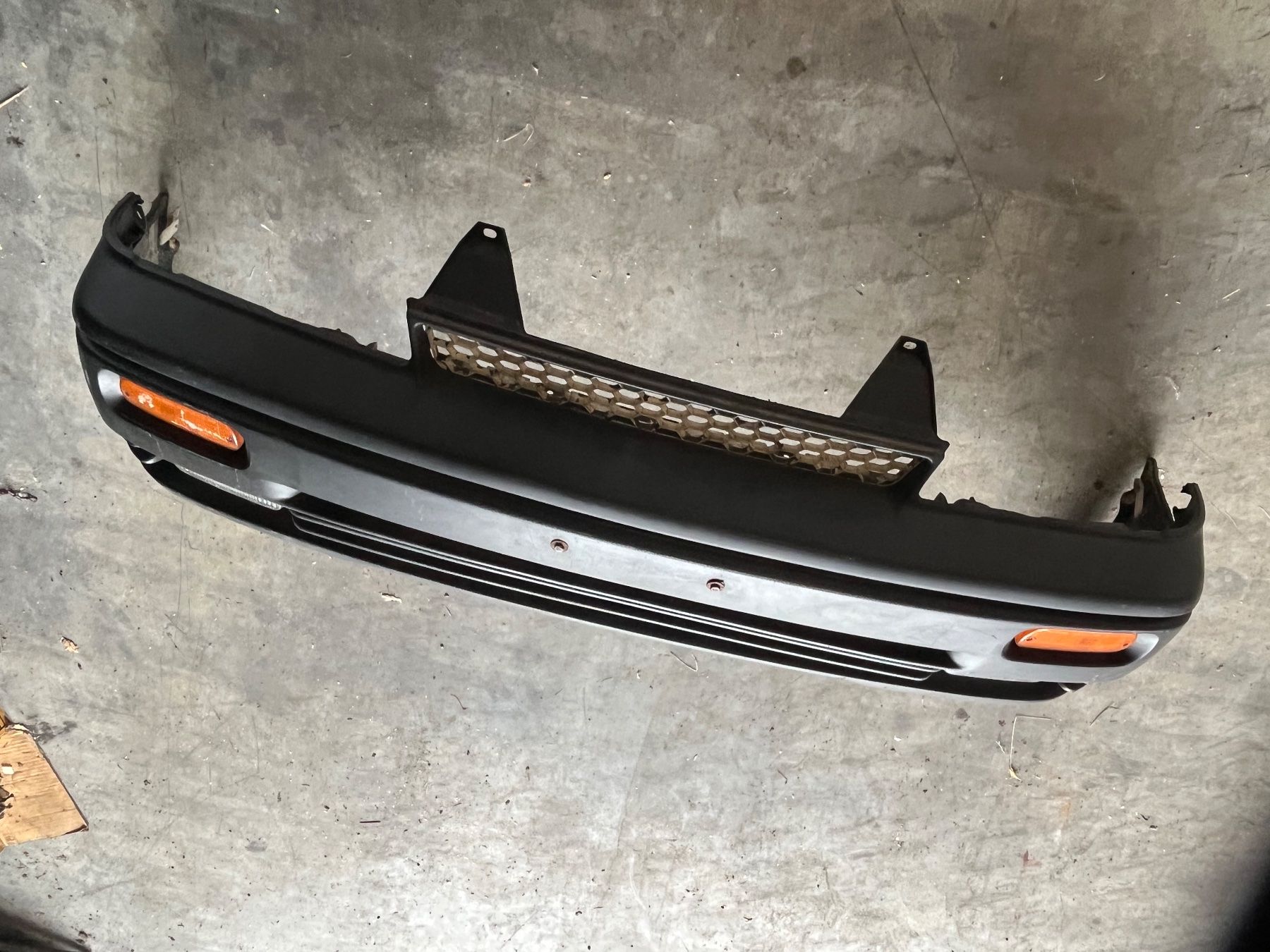 Subaru Tutti pezzi di ricambio auto: Stossstange Subaru Justy 1.3 – Usato da Dällikon venduto da CH-Schrauber 2