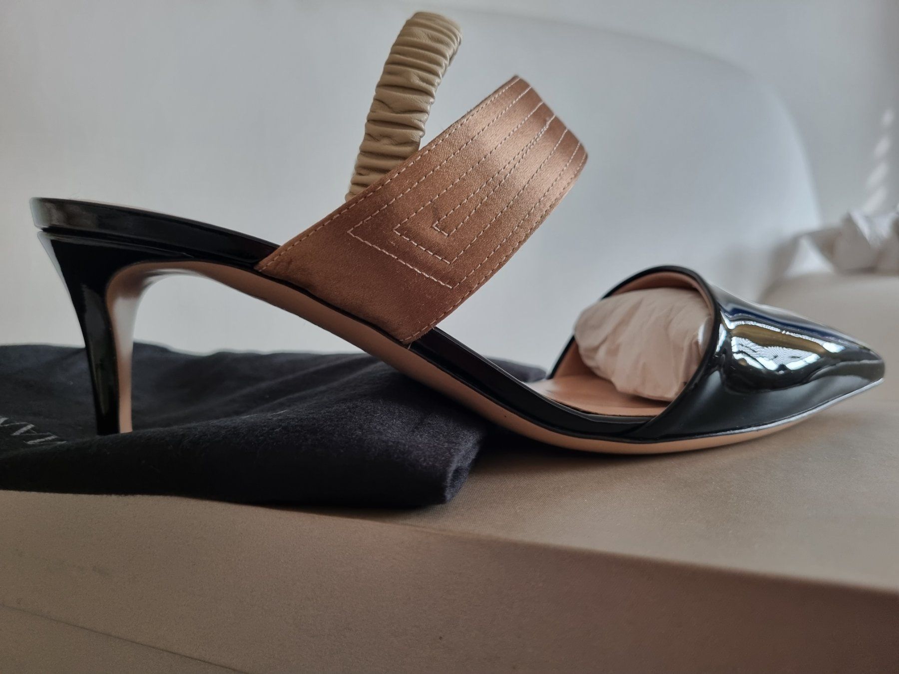 Armani Chaussures femmes: Armani Schue – Neuf (Voir description) à Arbedo par Gyn 7