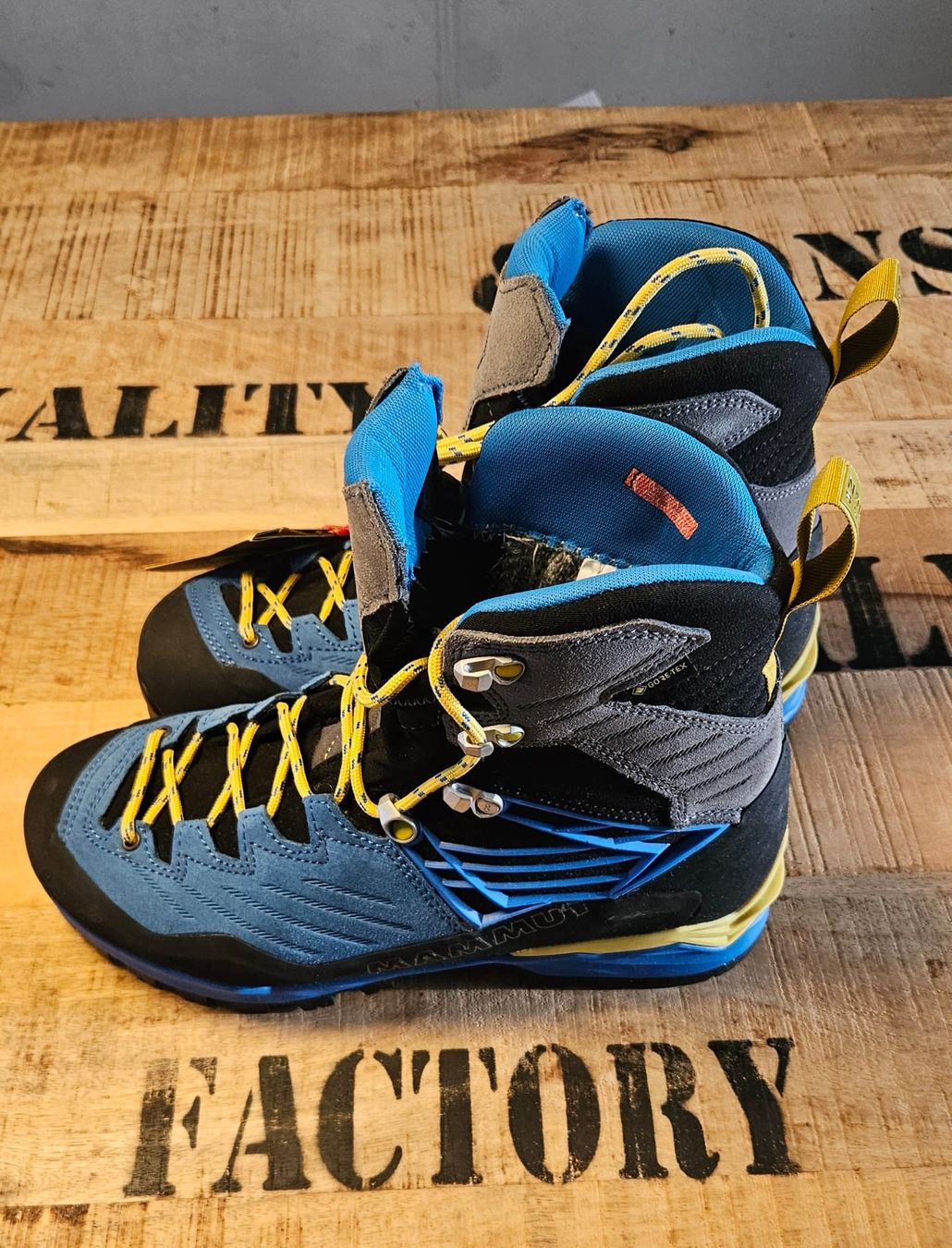 Mammut Scarpe da uomo: Mammut Kento Pro High GTX Grösse 39.5 – Nuovo e nell'imballaggio originale da Hasliberg Reuti venduto da Megahirschli3 1