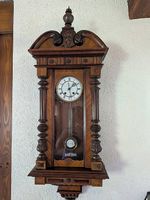 Horloge à pendule en bois