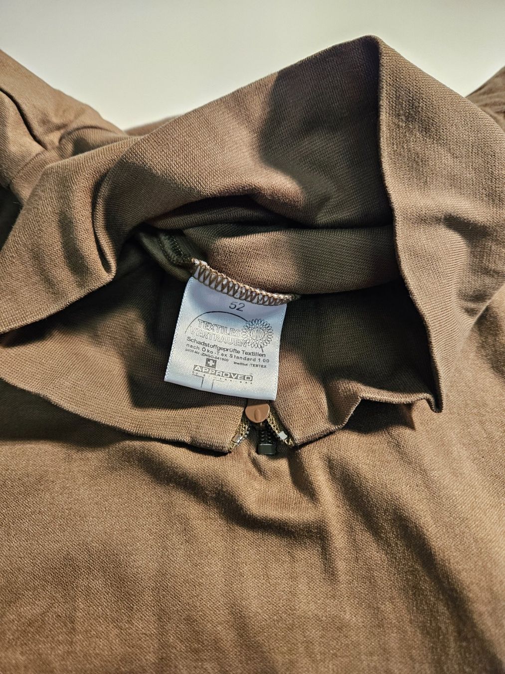 Schweizer Armee T-shirt: Armee Gnägi Langarm Grösse 52 – Usato da Chur venduto da Einszweidreiviermein 2