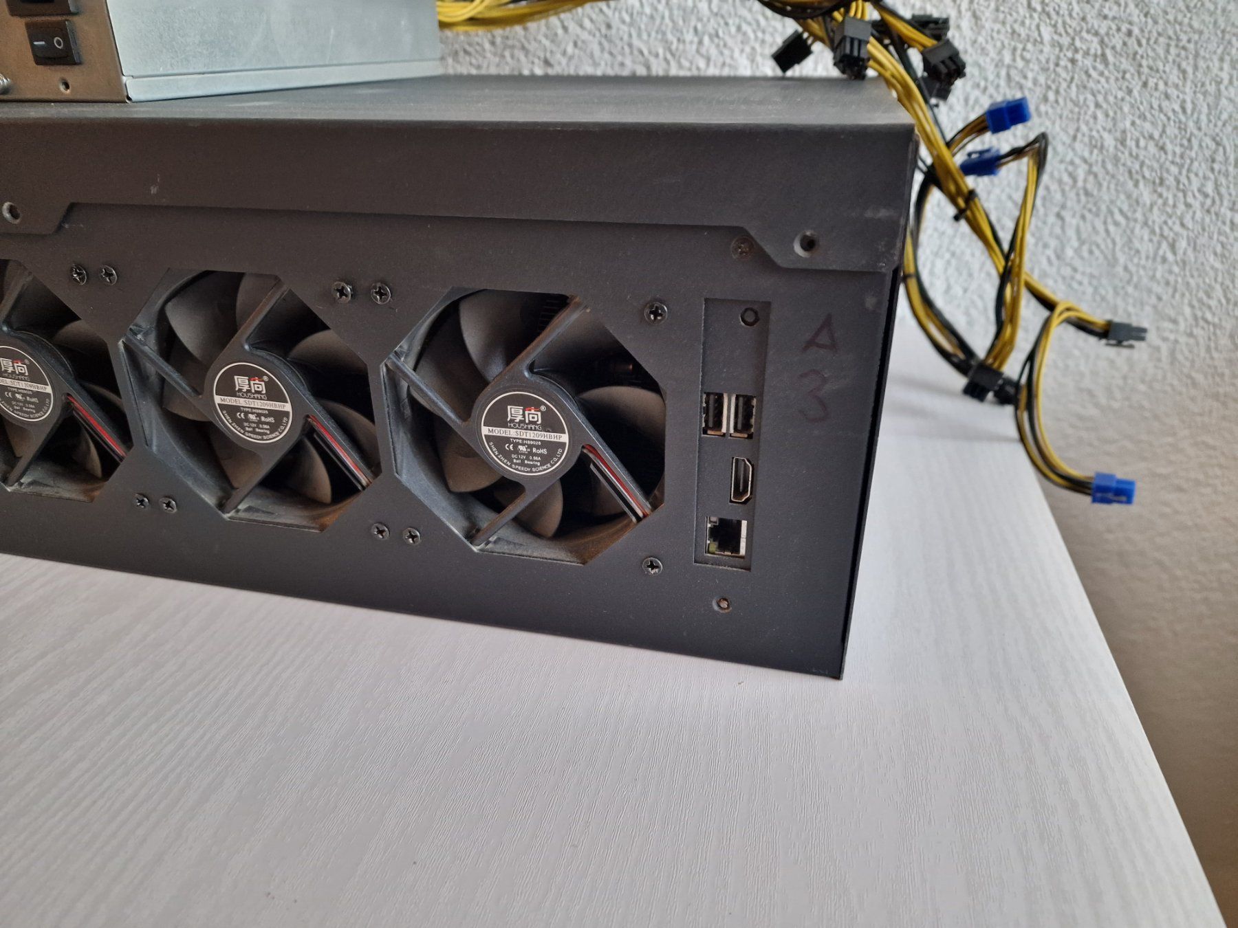 Coin Miner: Mining Rig Komplettset mit 9x RX 470 GPUs – Usato da Menznau venduto da CS1.6 1