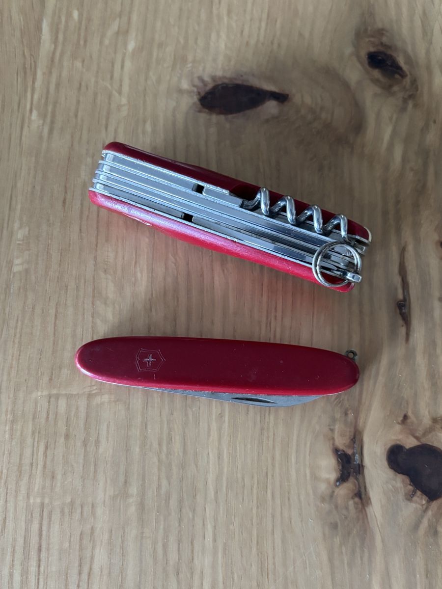 Victorinox Taschenmesser: 2 x Victorinox Pocket Knife – Gebraucht aus Mellingen von Guilhermefurlan 1