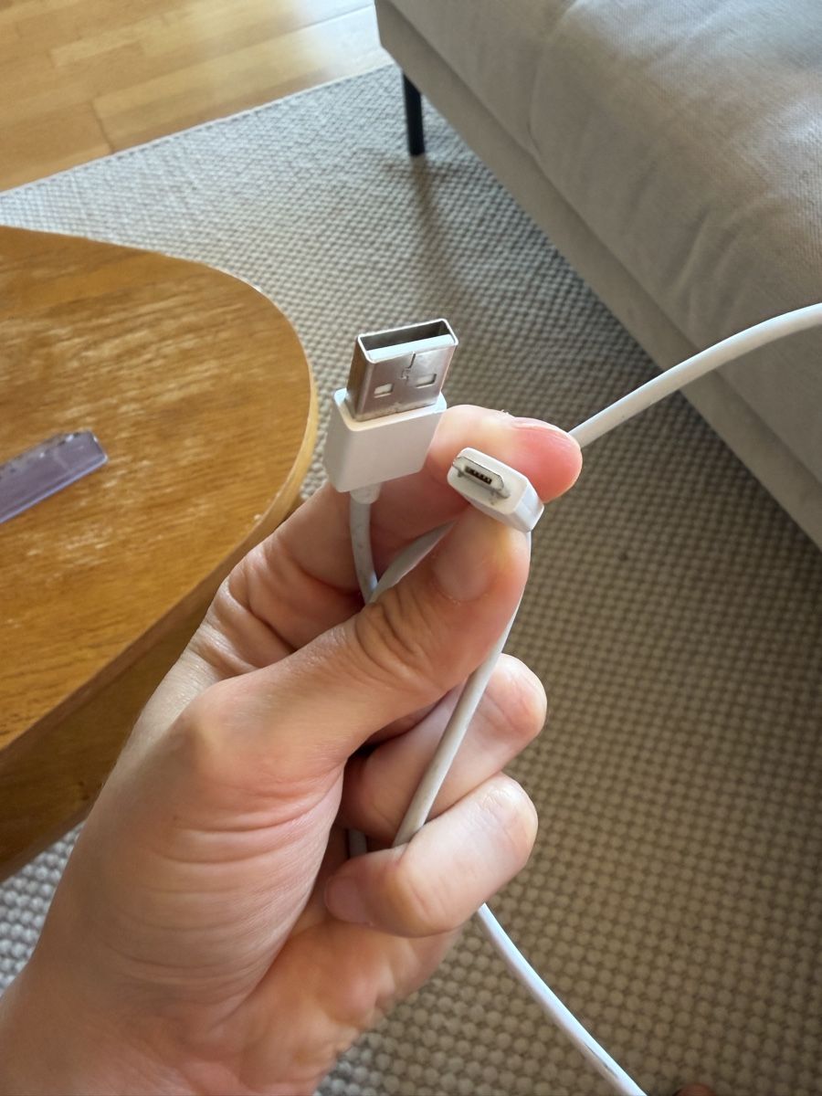 Câbles: USB Cable white Micro USB for charging and data transfer – D'occasion à Zürich par zucchetti13
