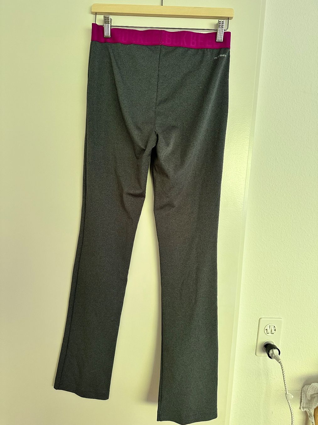 Reebok Leggings: Reebok graues Legging, Gr. L – Nuovo (secondo la descrizione) da Adliswil venduto da kik_9xns 2