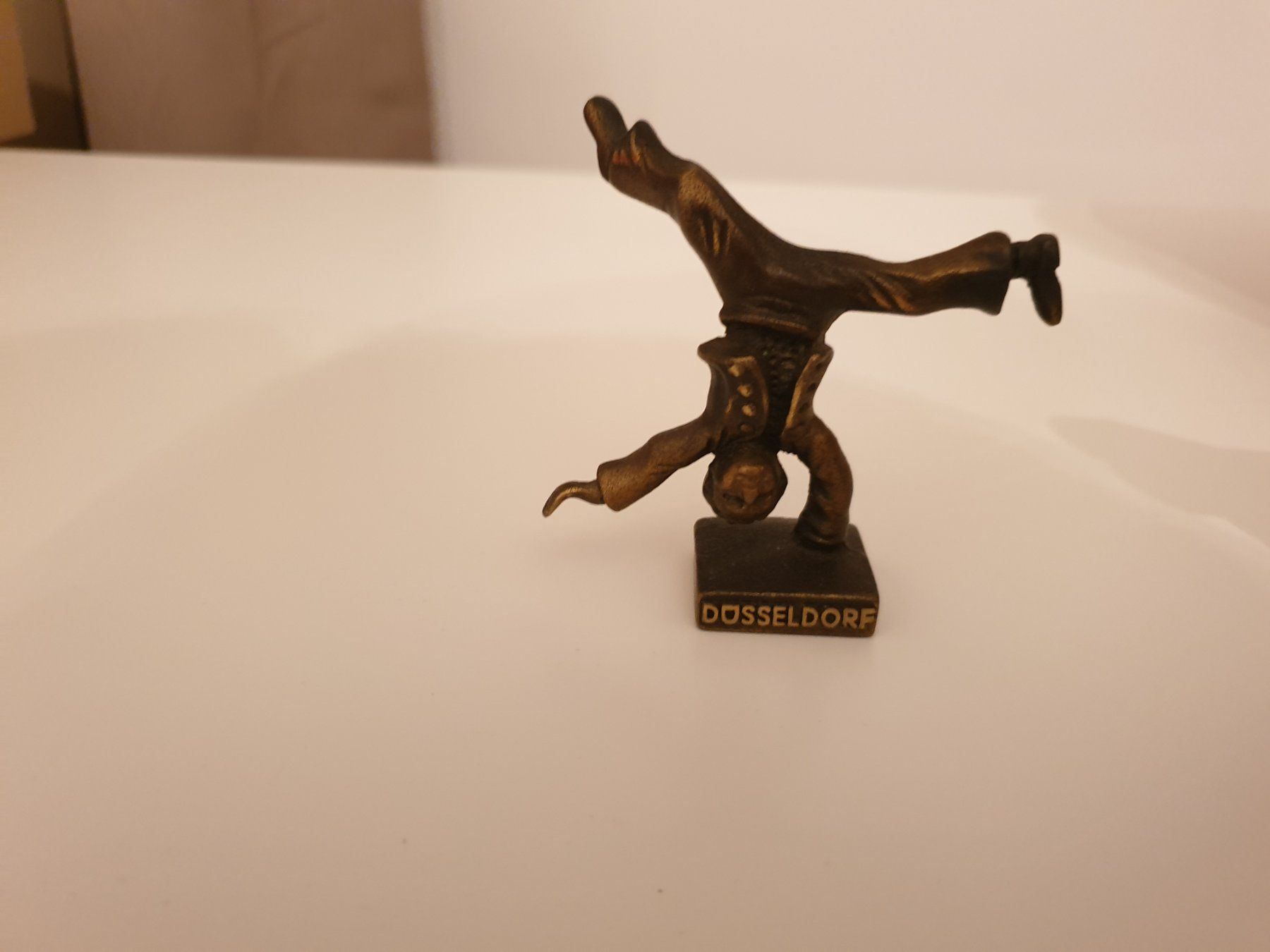 Skulpturen & Statuen: KLEINE SKULPTUR DÜSSELDORF – Gebraucht aus Locarno von ICARO8