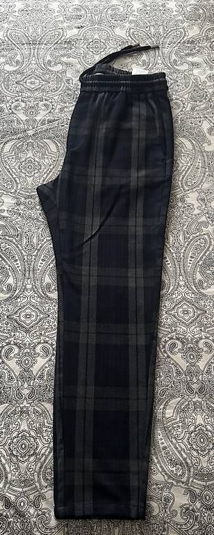 Pantaloni: Karo-Hose mit elastischem Bund Gr: M – Usato da Dübendorf venduto da trustedpicks 3