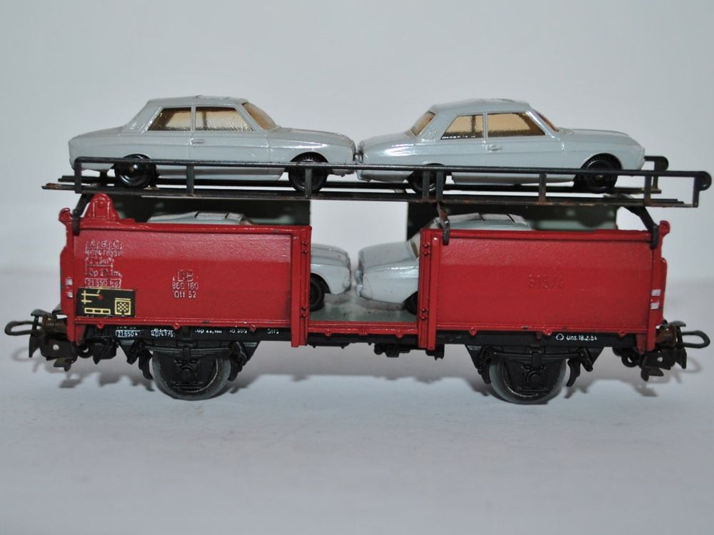 Märklin 45053 Skala H0 Flachwagen der DB mit zwei Porsche-Modellen, Epoche III