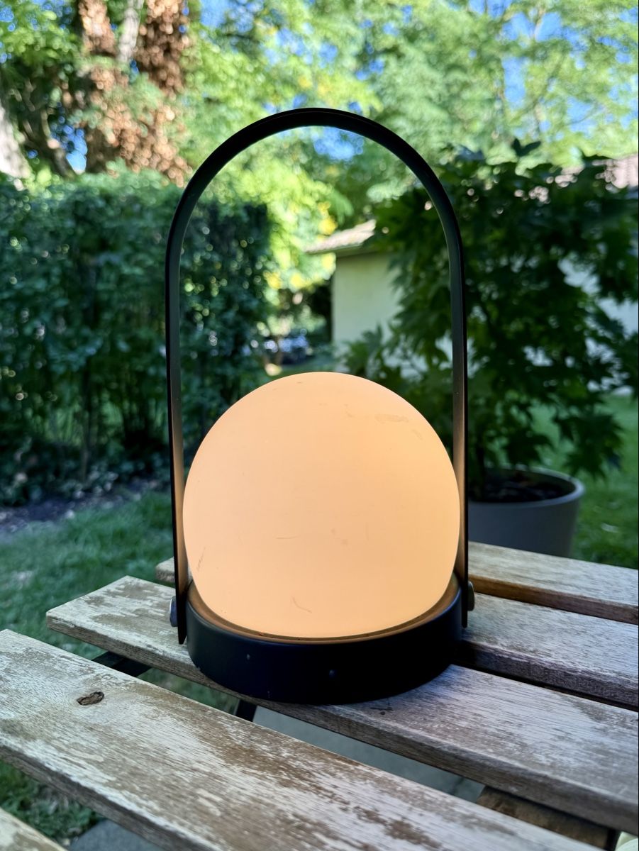 Lampade: LED Designer-Akkuleuchte – Schwarz – Usato da Zürich venduto da Lemurenfest 1