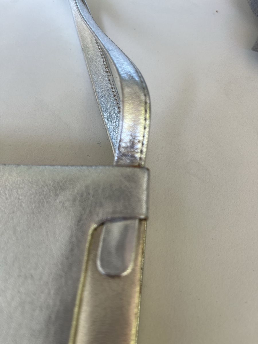 Borse da donna: Elegante silberfarbene Handtasche – Usato da Adetswil venduto da dp9 3