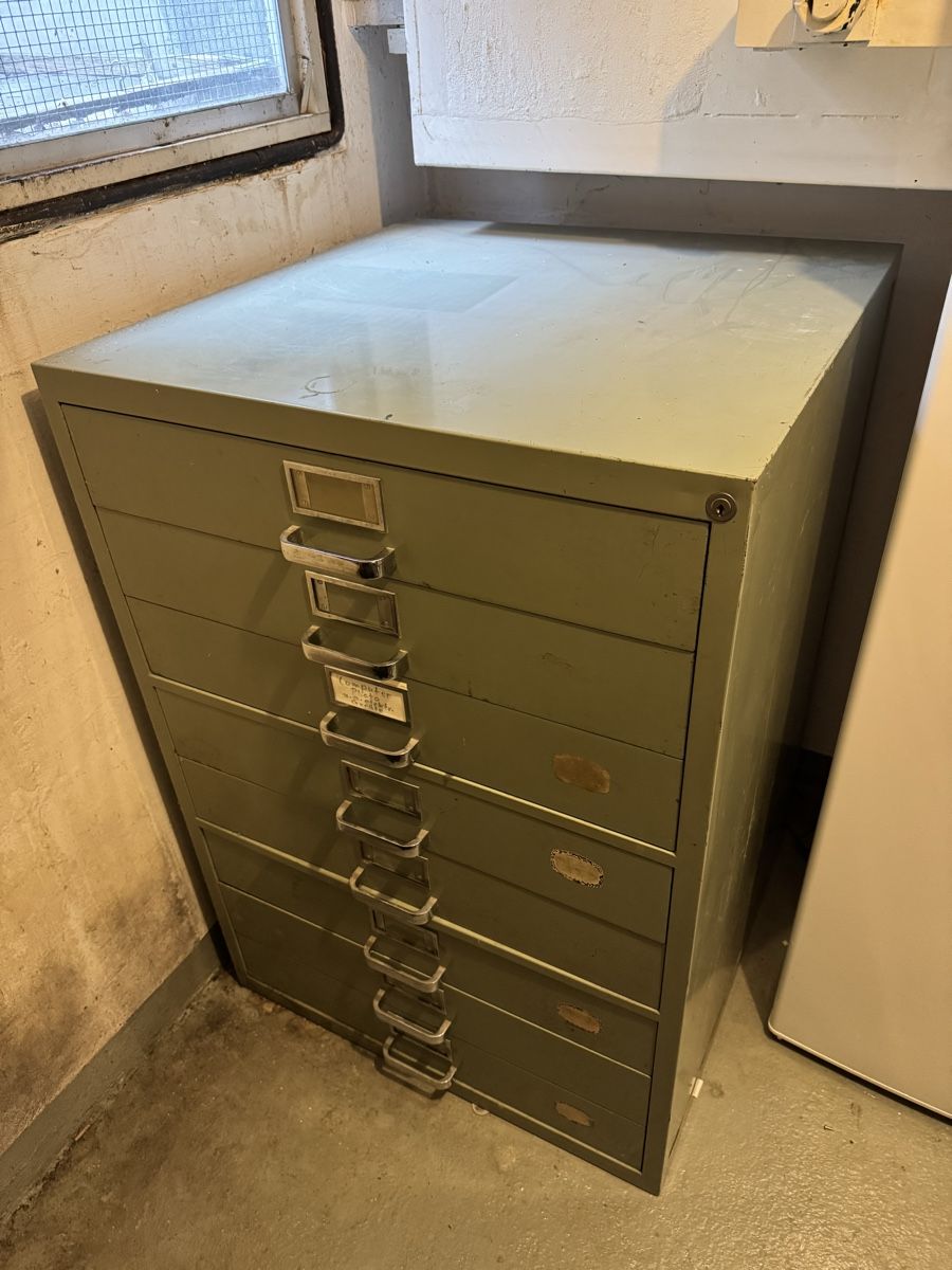 Armoires: Werkzeugschrank – D'occasion à Hölstein par Bri4nK