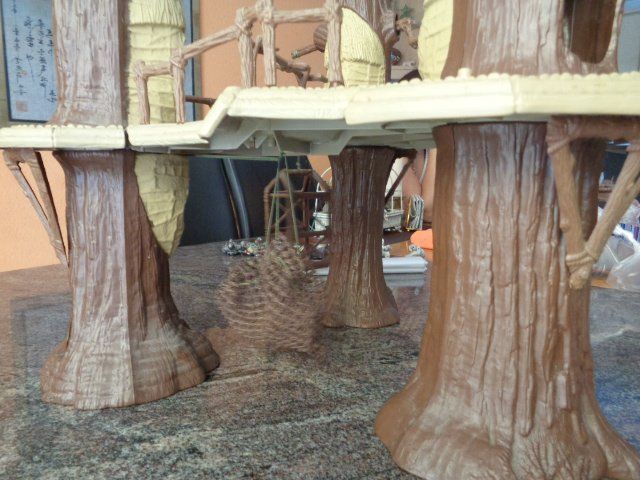 Hasbro Giocattoli: Star Wars Hasbro Ewokdorf mit Figuren – Usato da sargans venduto da Angamar 2