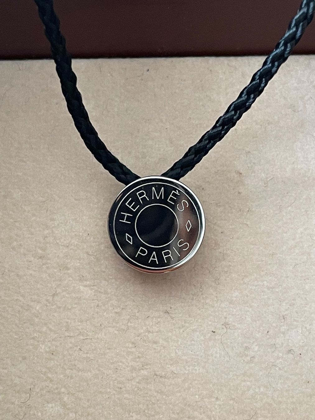 Hermès Ciondoli: Pendentif Hermès clou de selle – Usato da Neuchatel venduto da mar_9blm