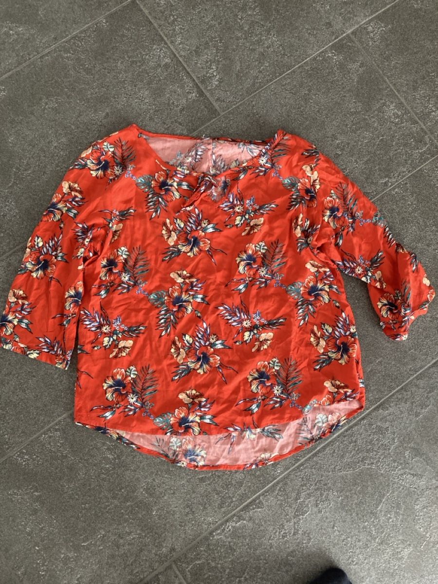 Camicette: Multiblu Viscose Sommerbluse, Gr. 40, Orange mit Blumen – Usato da Gunzwil venduto da Heimatchochi