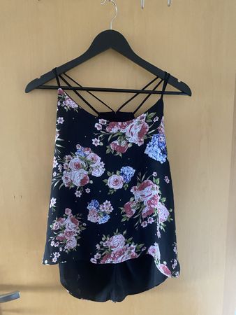 Damen Top Blumenmuster Schwarz mit Trägern Grösse S