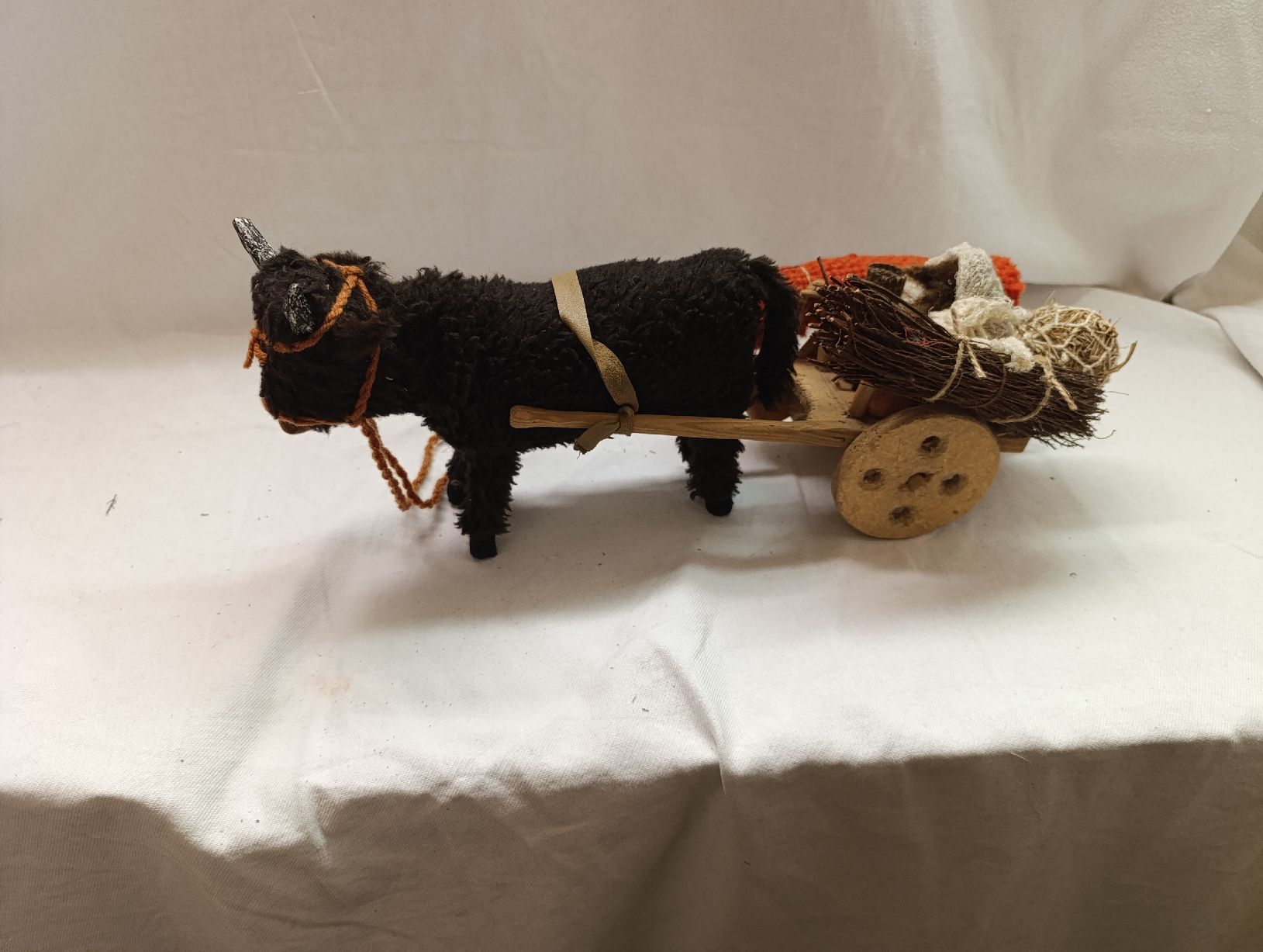 Statuette: Schwarzenberger Krippenfiguen Ochse mit Wagen – Usato da Oberarth venduto da sil_9dfs 3